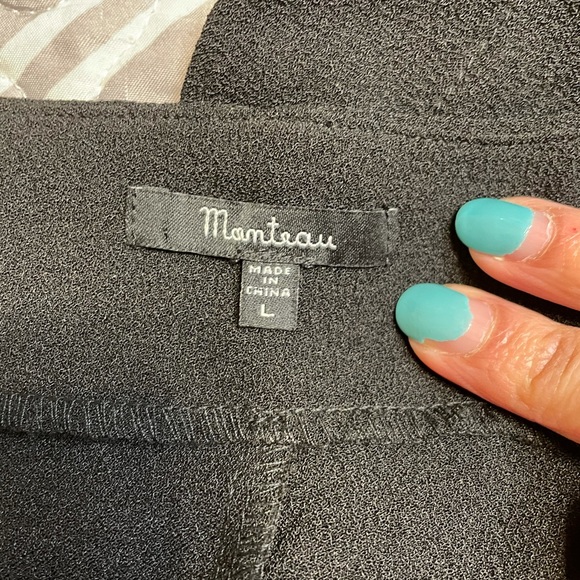 ❌Black Monteau Scallop Shorts - Picture 3 of 4